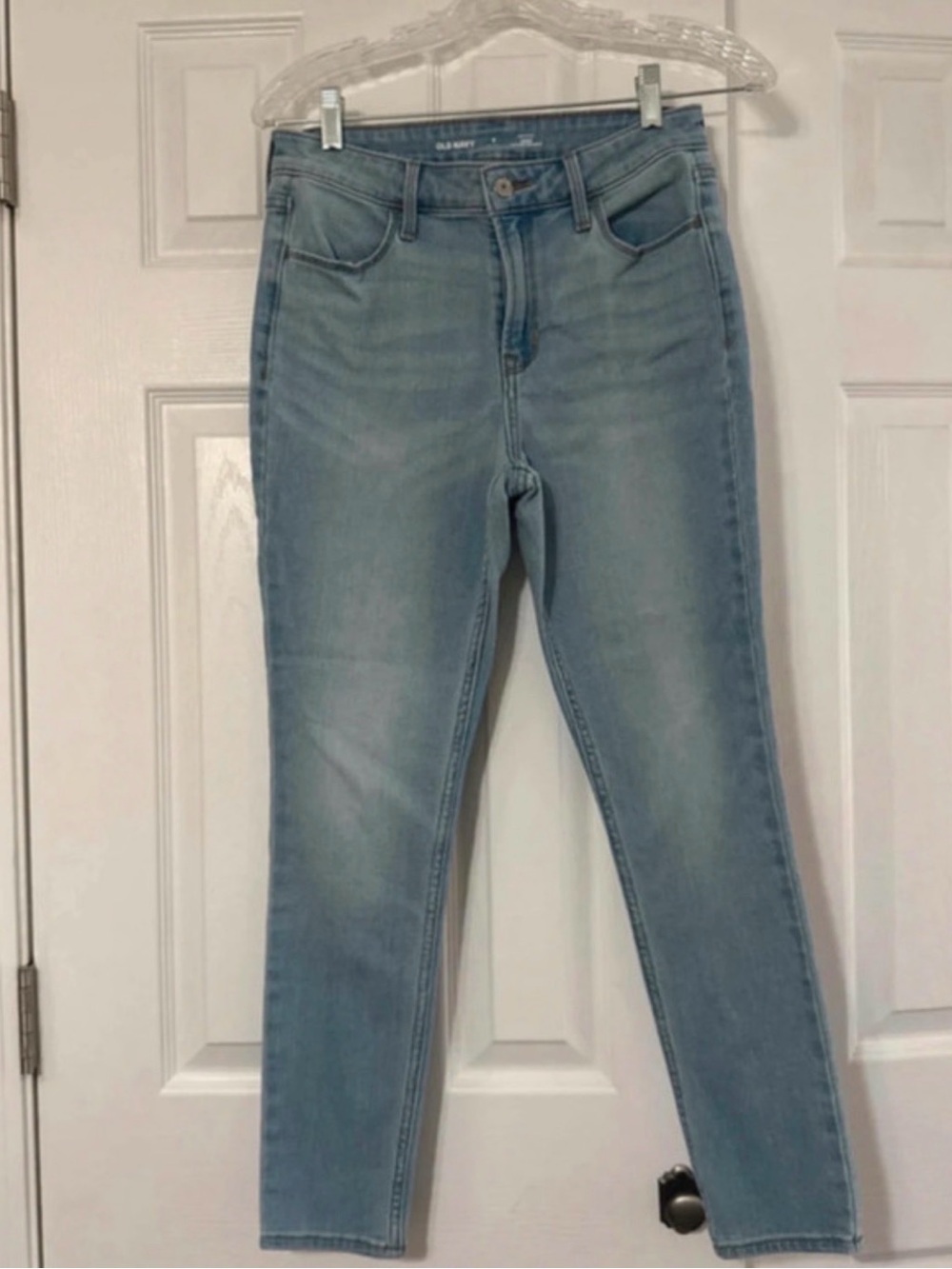 Old Navy High-Waisted "wow” jeans Size US 4 short.